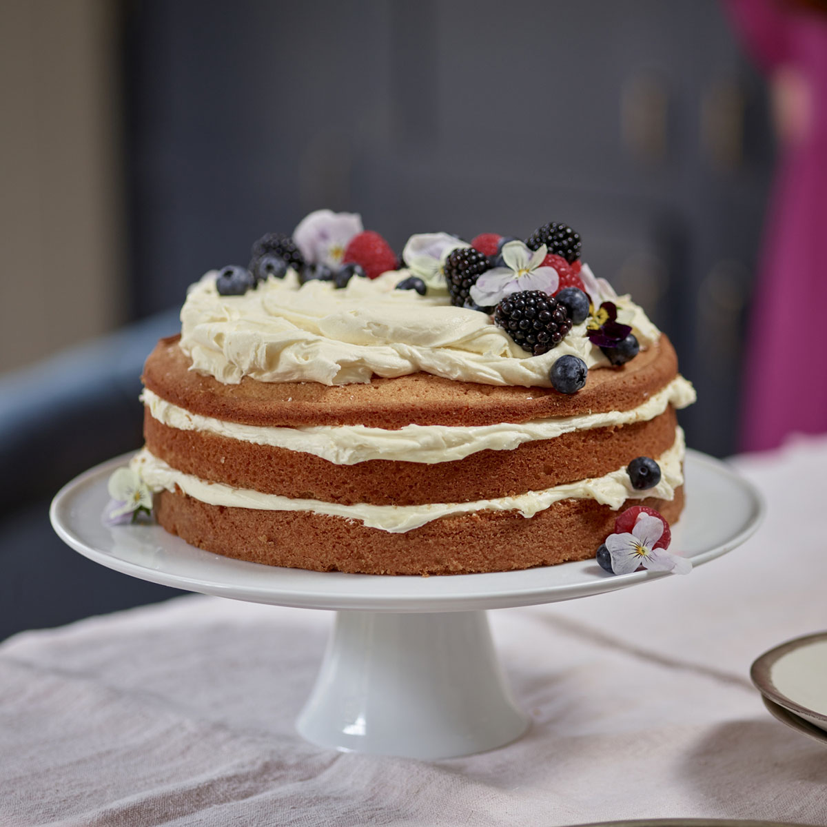 Torta a strati ai frutti di bosco